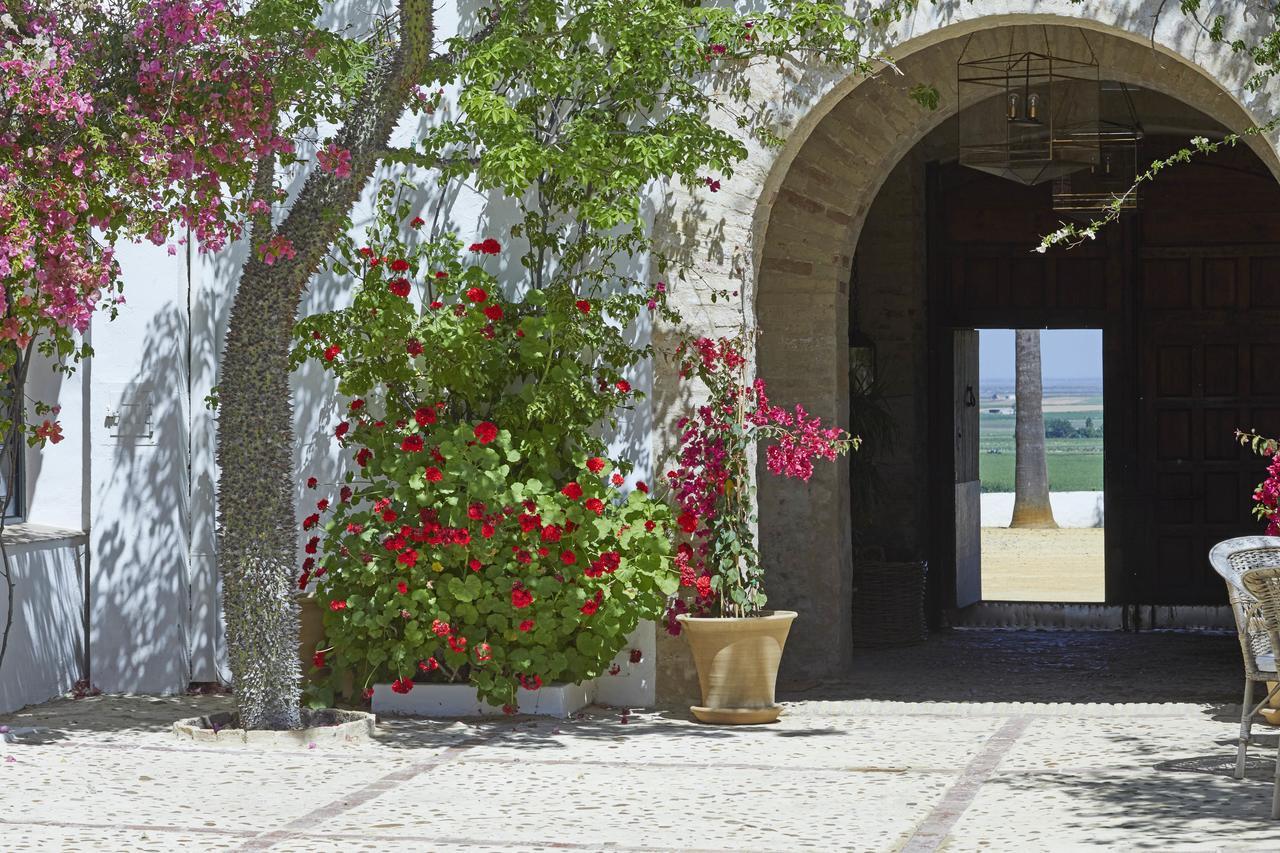 Hacienda De San Rafael Hotel Las Cabezas de San Juan Exterior photo